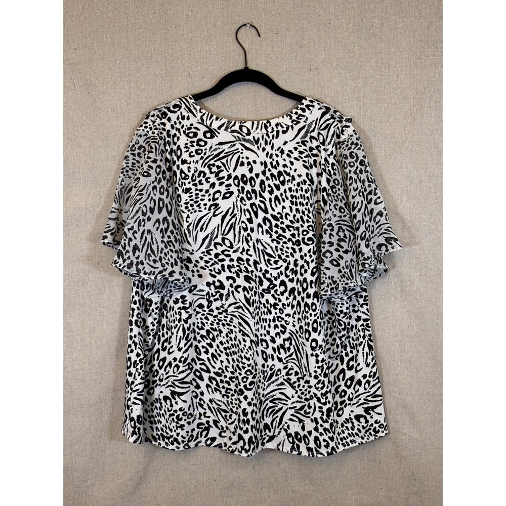 Perception Women 3X Animal Print Ruffle V-Neck Blouse Black White Flutter Sleeve - Picture 2 of 4